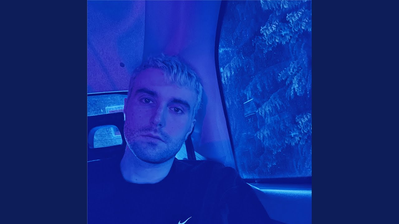 Bleu (better with time)