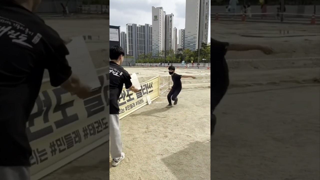 태권도 시범 회전 발차기 역턴!