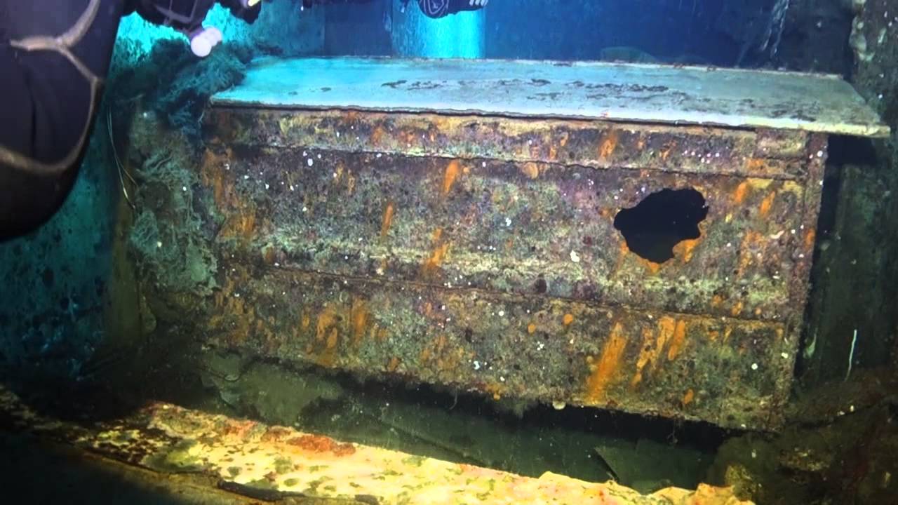 ZENOBIA WITH RUSTY DIVERS