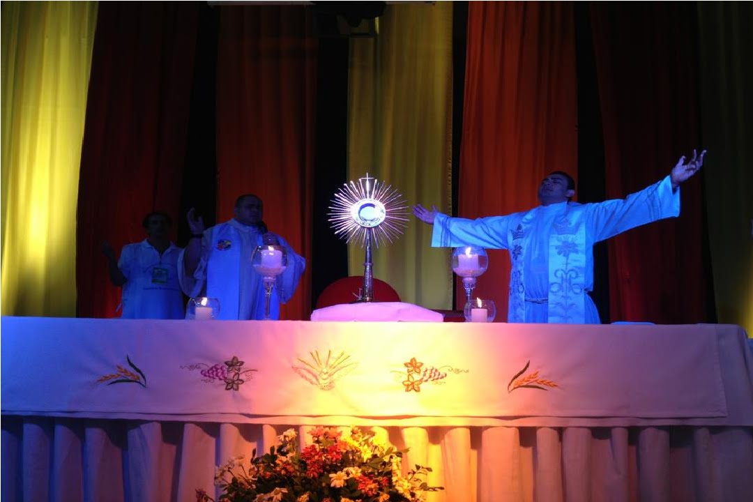 Jesús tu eres... Rey de Reyes Señor de Señores.