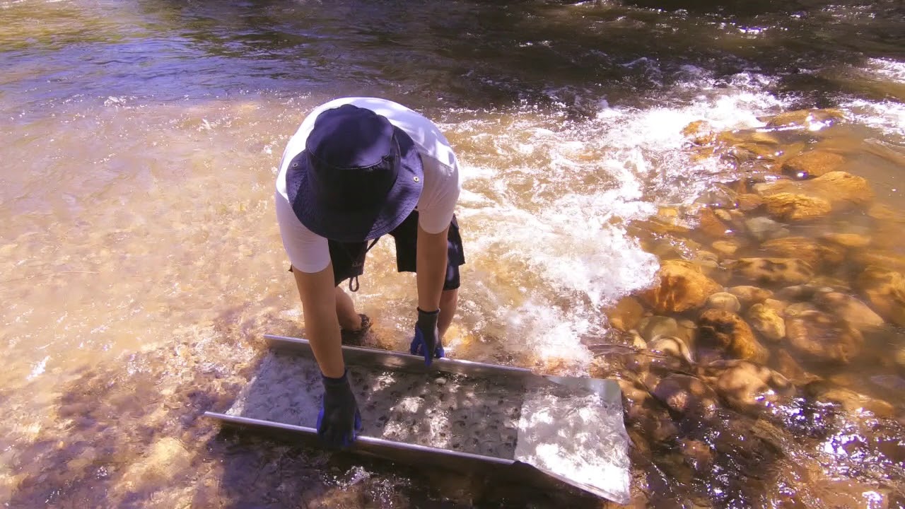Gold Prospecting w/ Dream Mat - Kern River @ Hart Park - Bakersfield, CA (late May, 2018)