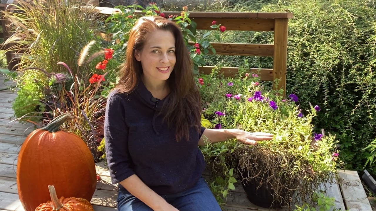 Fall Garden Clean-Up / Ménage automnal du jardin