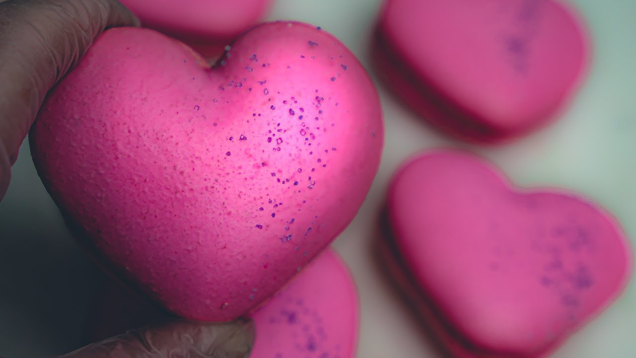 Heart Shaped Macarons | Piping and template tricks to perfect your hearts