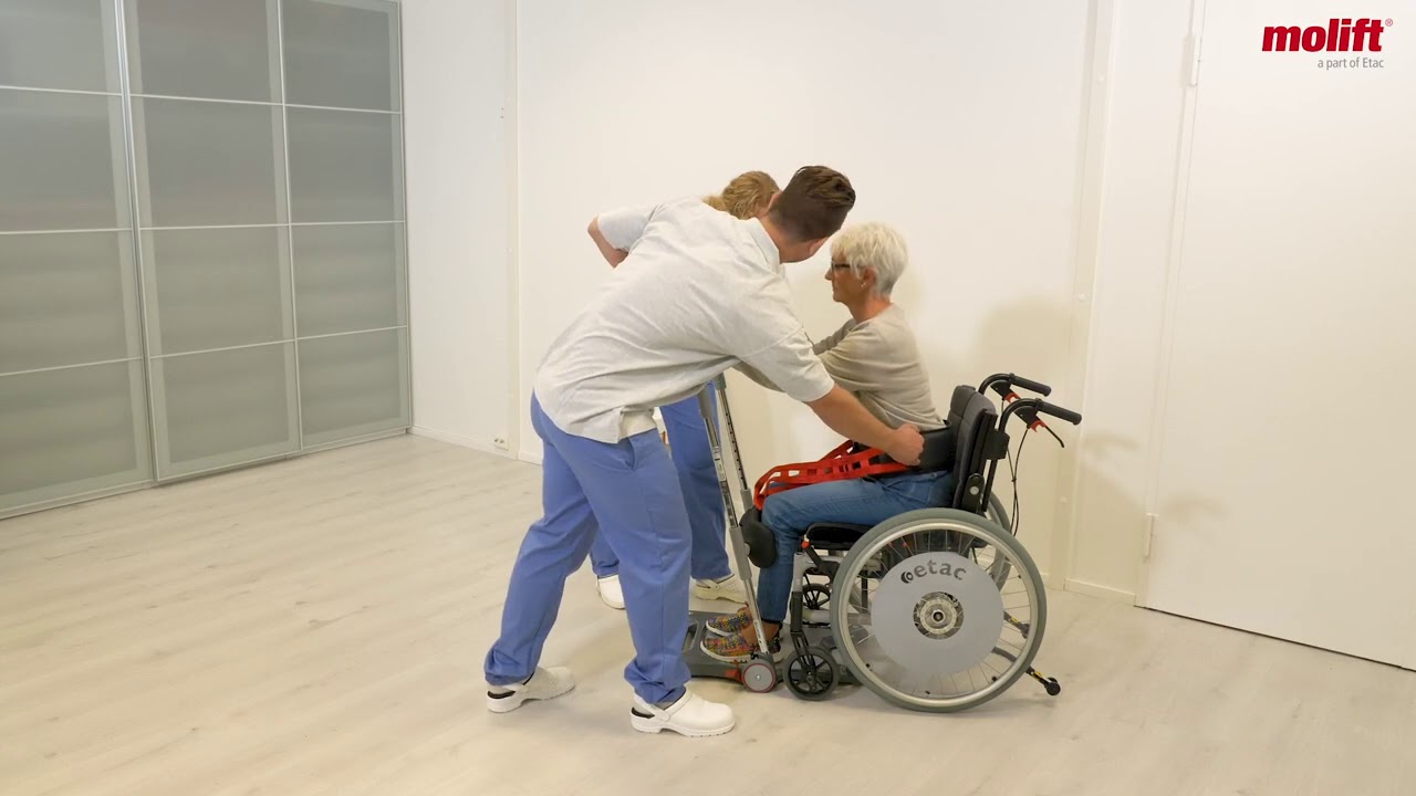 Molift Raiser Pro - How to transfer a user from a wheelchair to a toilet