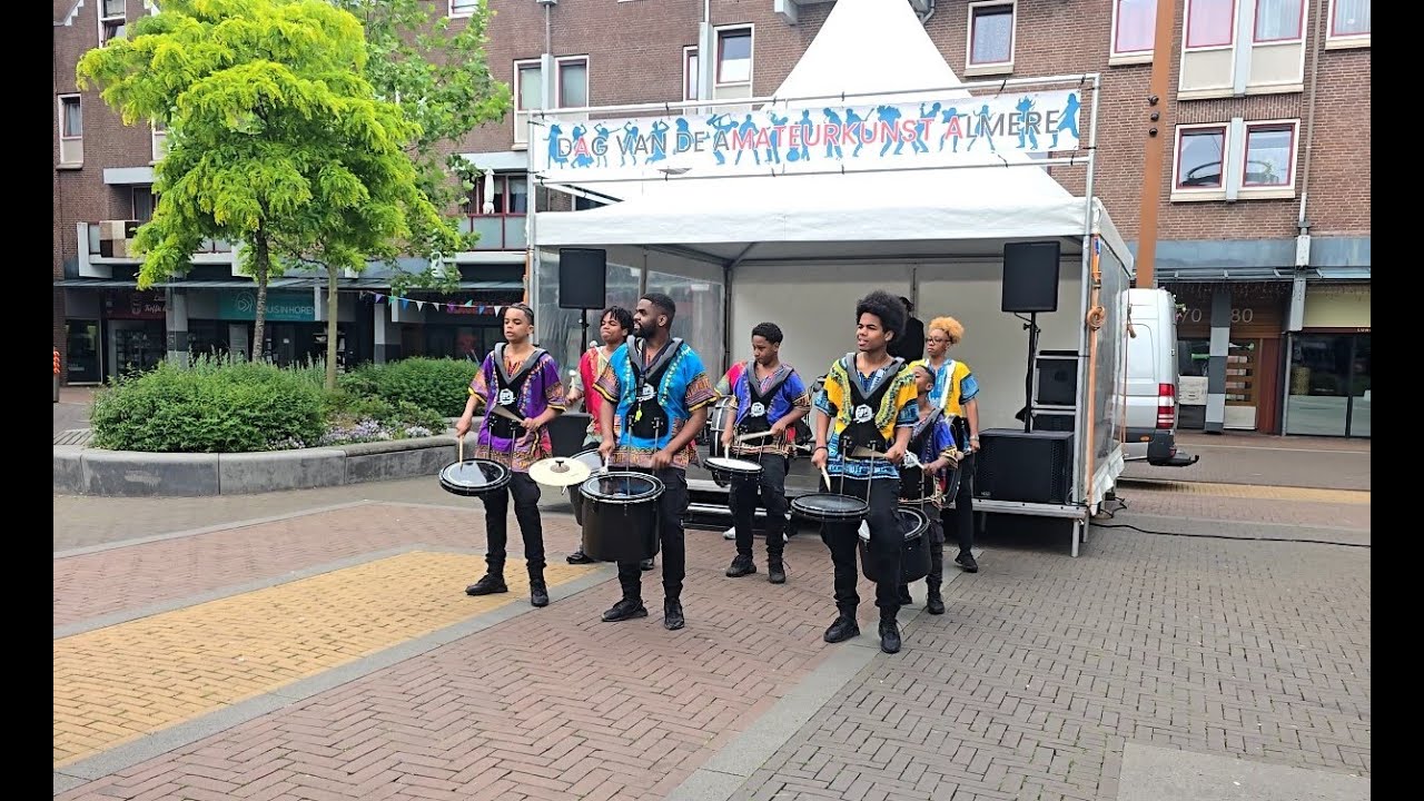 GDFL Brassband tijdens “DAG VAN DE AMATEURKUNST” in Almere Haven op 25 mei 2024