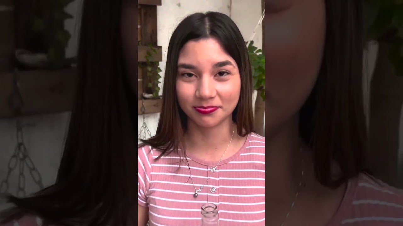 Quien termine primero la botella sin las manos gana 🤣