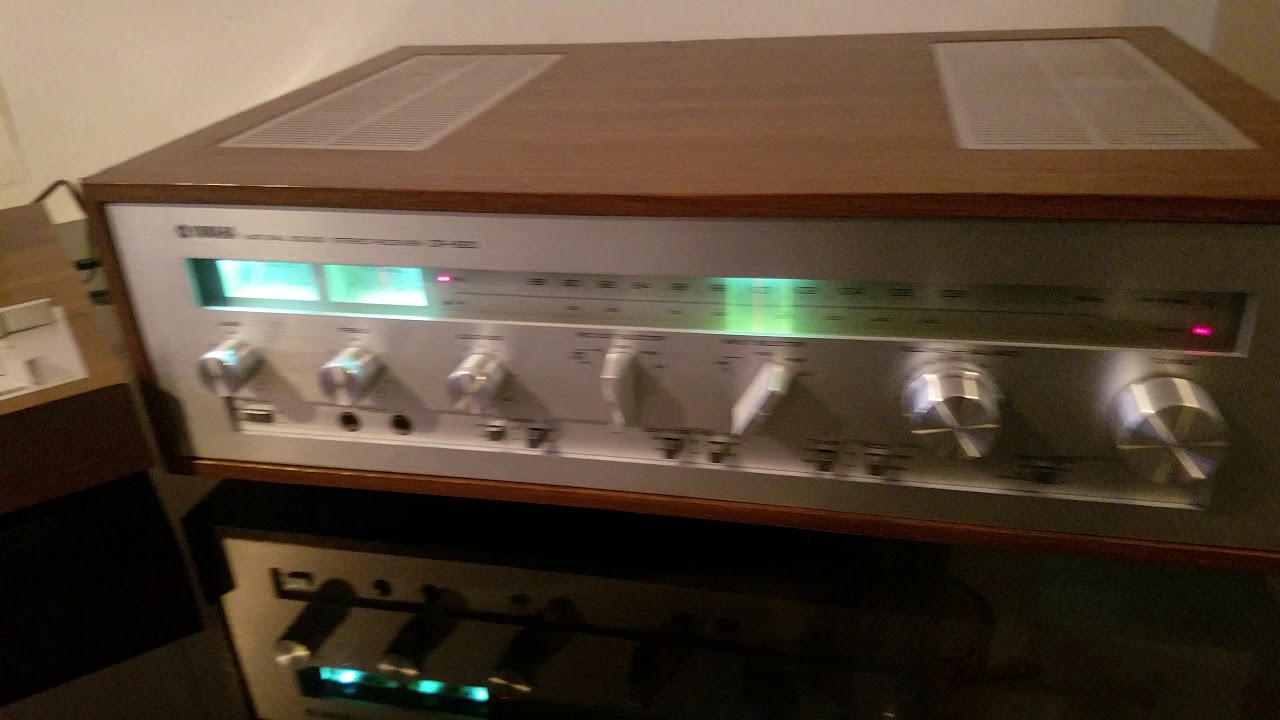 Yahama CR-620 receiver + YP-450 turntable