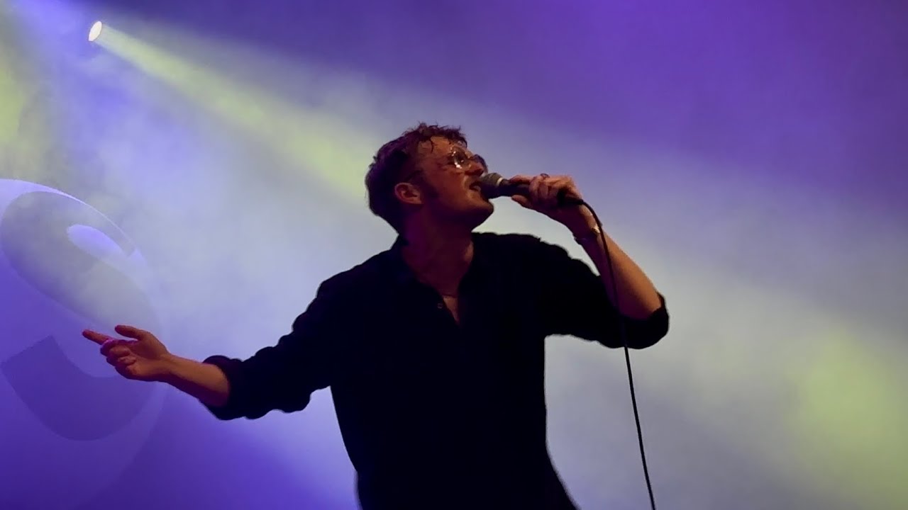 Yard Act - New Beginnings (new song) @ Gasometer, Vienna 26/10/25