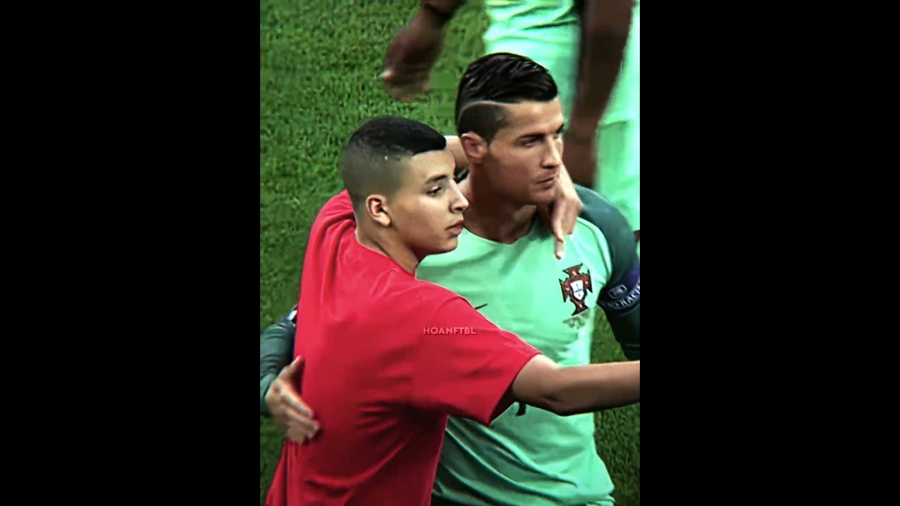 When Ronaldo Meet The Funniest Fan..😳