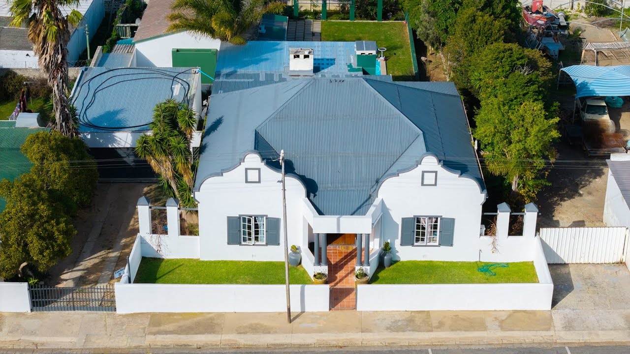 A Timeless Classic 4 Bedroom House in Bredasdorp with Endless Potential – Welcome Home!