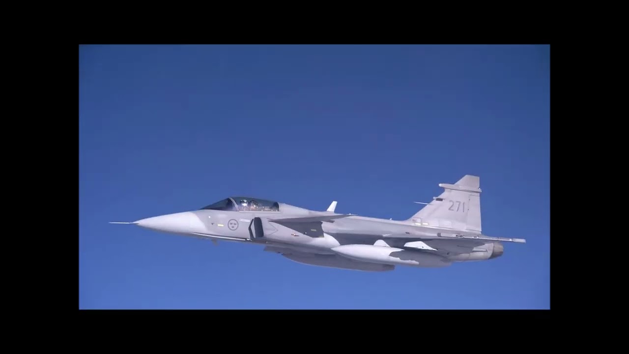 NATO A330 MRTT refueling Swedish JAS 39C Grippen