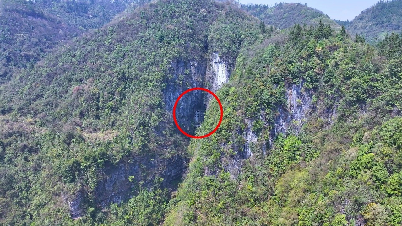 Se descubre un misterioso edificio construido en una cueva en China