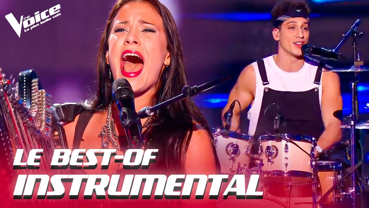 The Voice chante en s'accompagnant d'un instrument | The Voice | Best Of