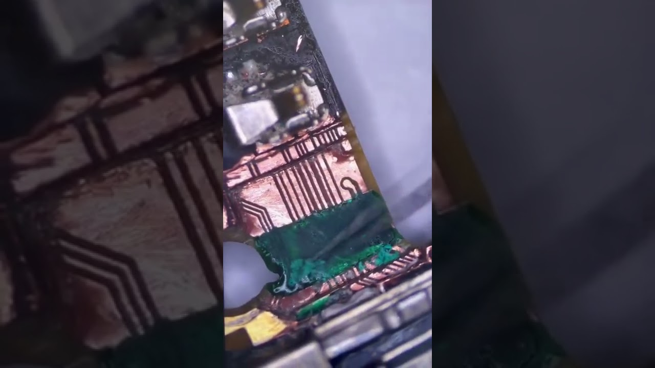 Logic board jump wire soldering working#phonefix #phonerepair #soldering #logicboardrepair
