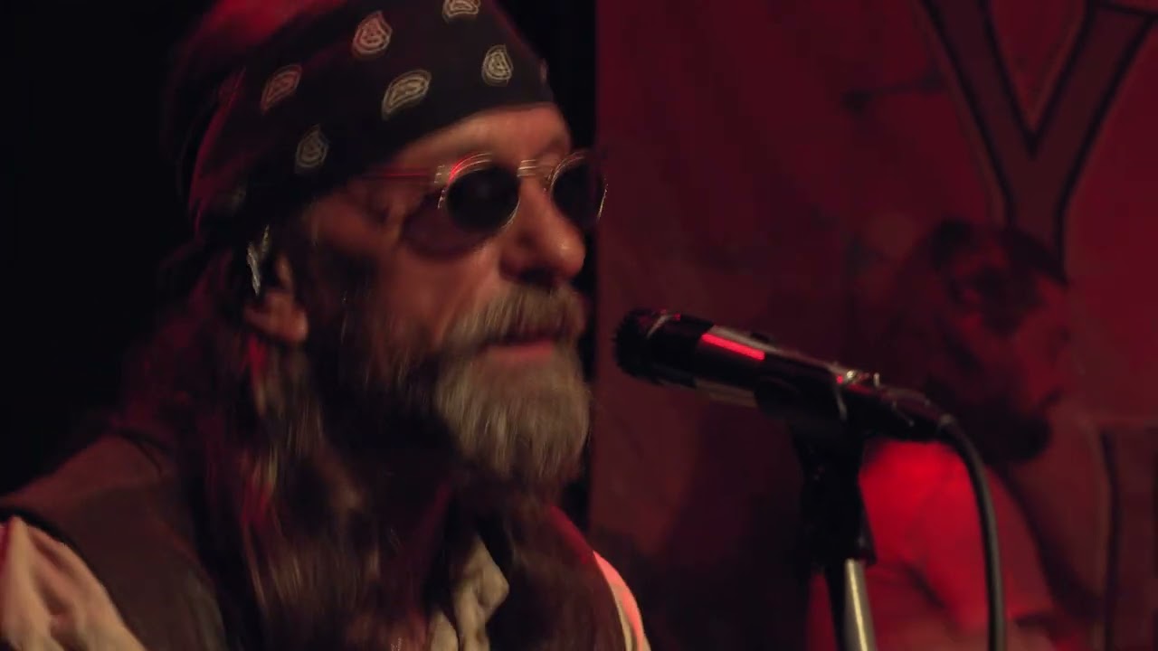 Yellow Horse - Lady in black (live)