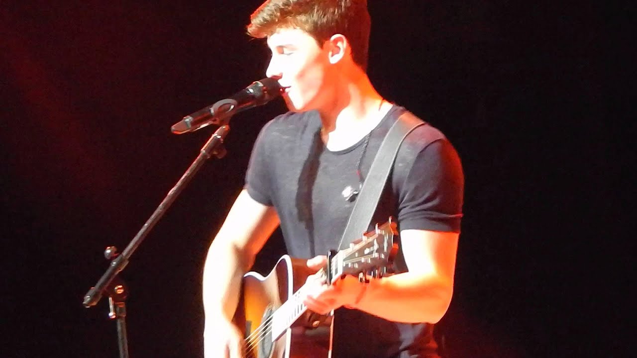 Shawn Mendes in Madrid: Thinking out loud (cover)