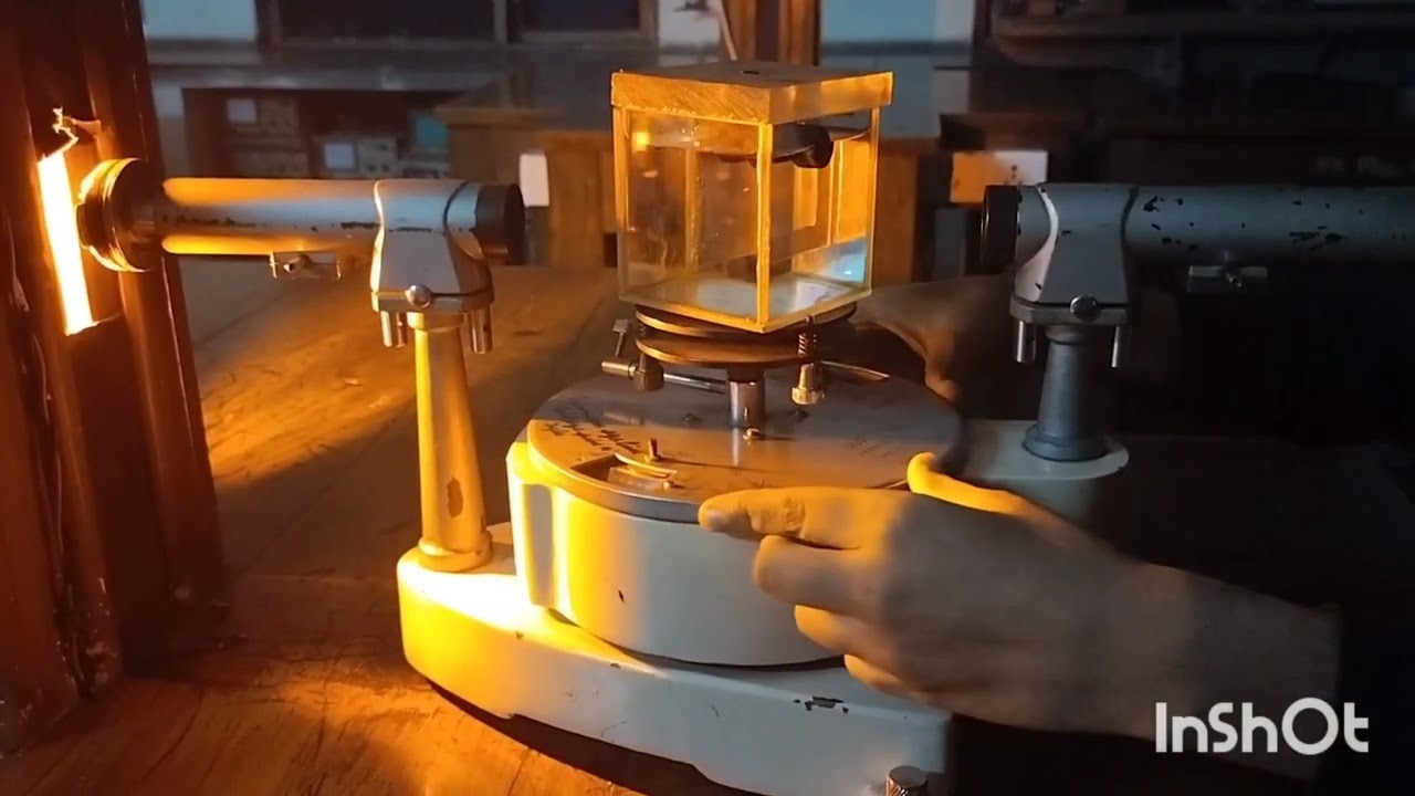To determine the refractive index of liquid by total internal reflection using Wollaston's air film