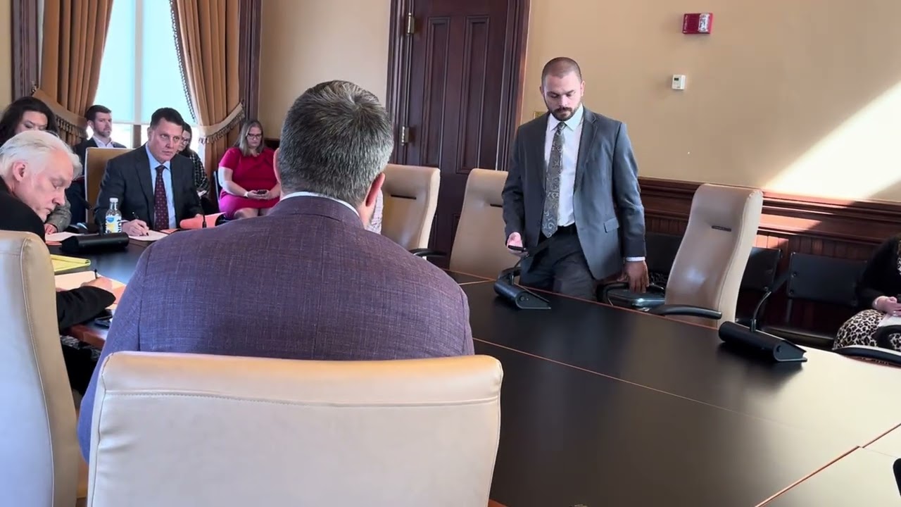 Iowa House members consider governor's charter school bill