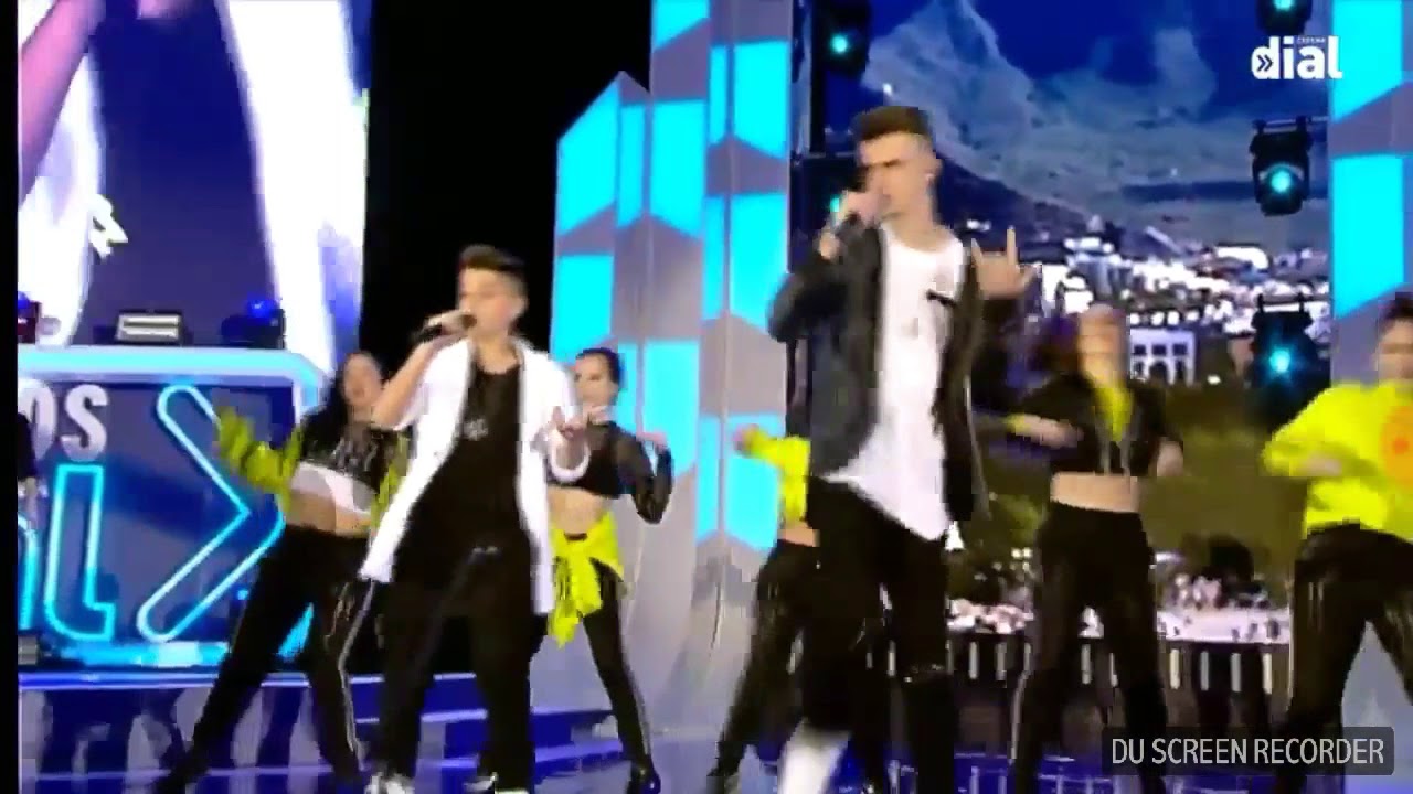 Adexe y Nau en Premios Dial 2018