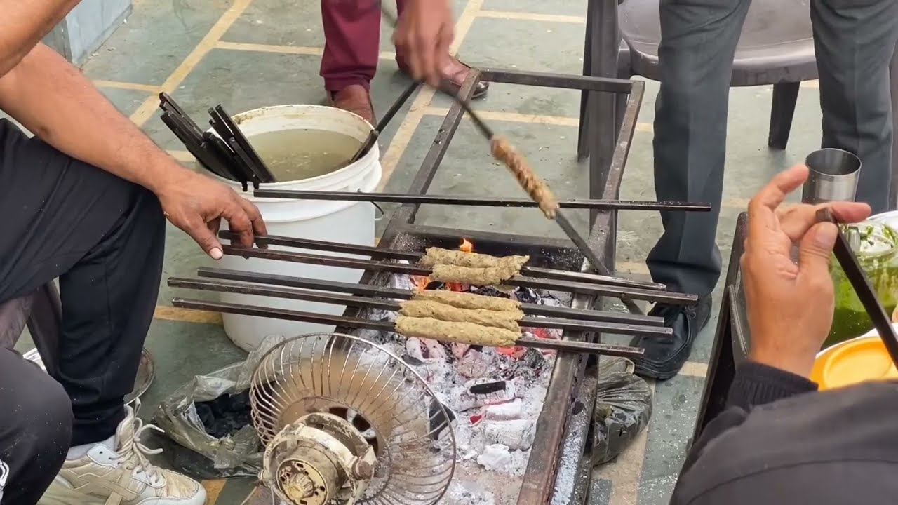 Ustad Shariq Islam Chaman Bidi Walo ke Chat Par Kabab Party