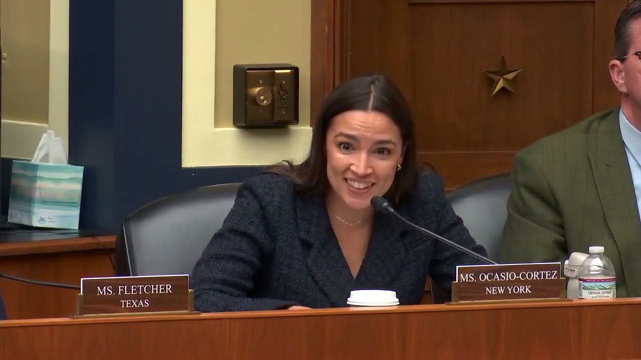 Представитель AOC подчеркнул, что «пузырь ИИ» представляет потенциальную угрозу экономике США на ...