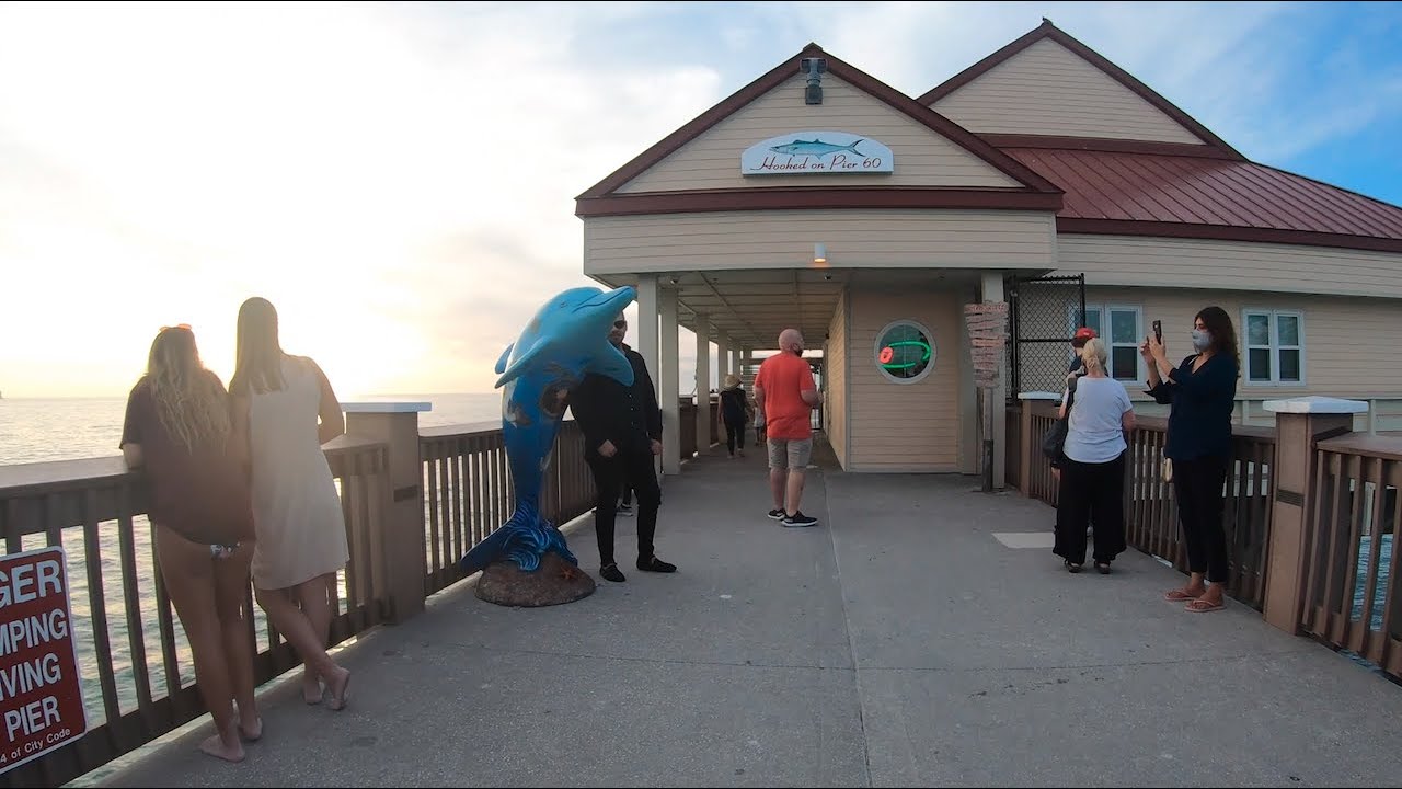Clearwater Beach (Walk on Pier 60) Thanksgiving Weekend! Crowded Pier, Sunset and More! Florida
