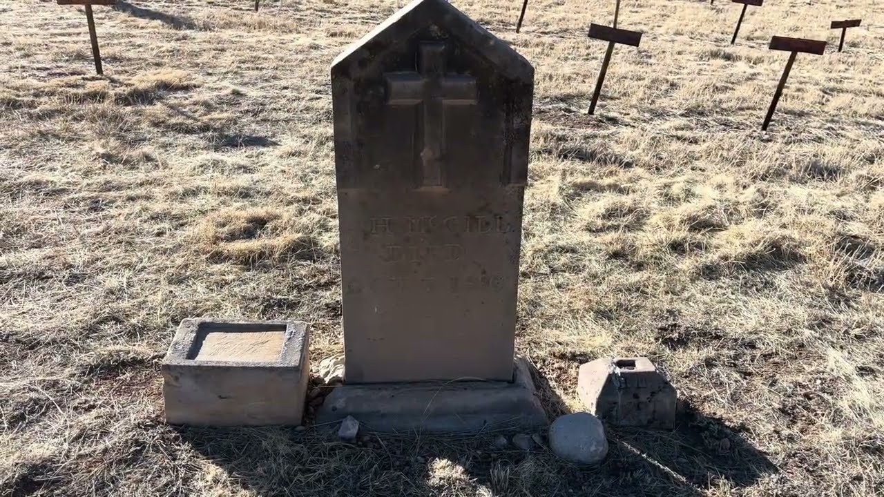 Exploring a Historic Cemetery and Prisoner Graveyard - Greenwood Cemetery & Woodpecker Hill
