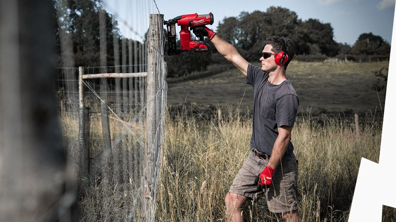 СТЕПЛЕР ДЛЯ ОГРАЖДЕНИЯ MILWAUKEE® M18 FUEL™