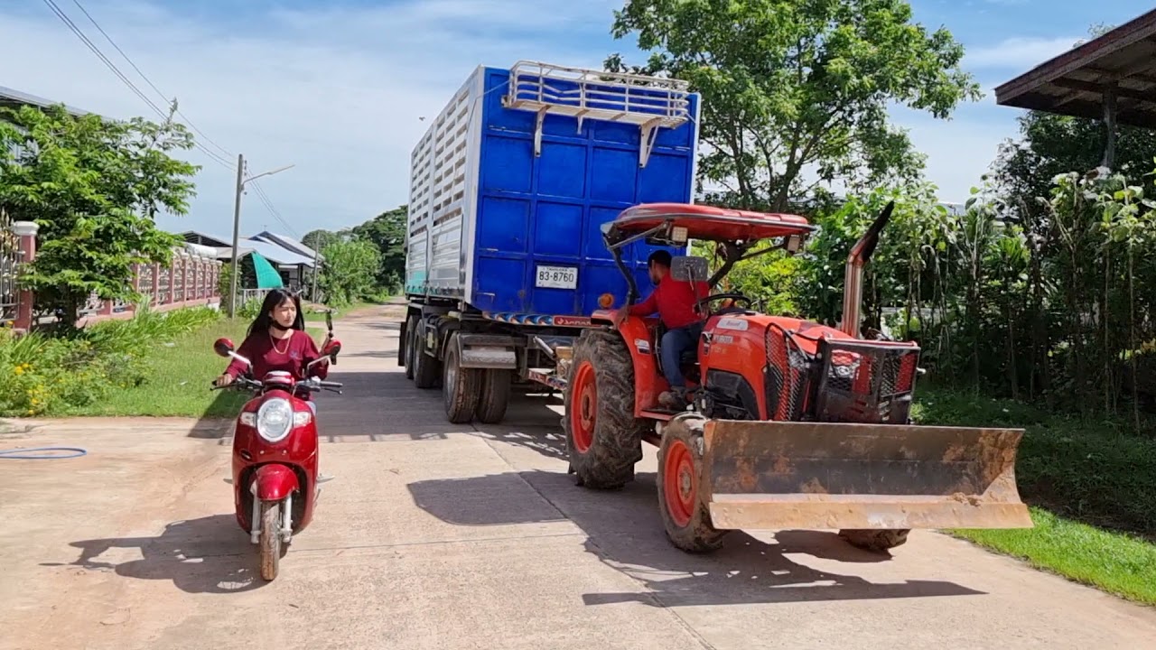 ช่างนกจะพาผมทำอะไร​ เอารถไถลากลูกพ่วง