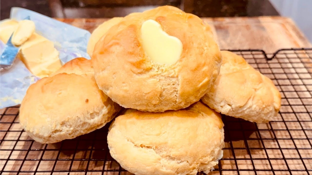 Easy Dinner Rolls Recipe | No Yeast, No Kneading, No Eggs!