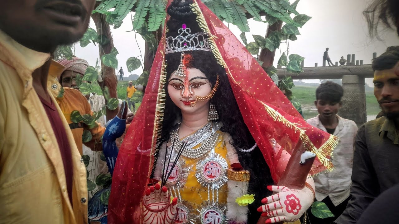 Saraswati mata ka Visarjan