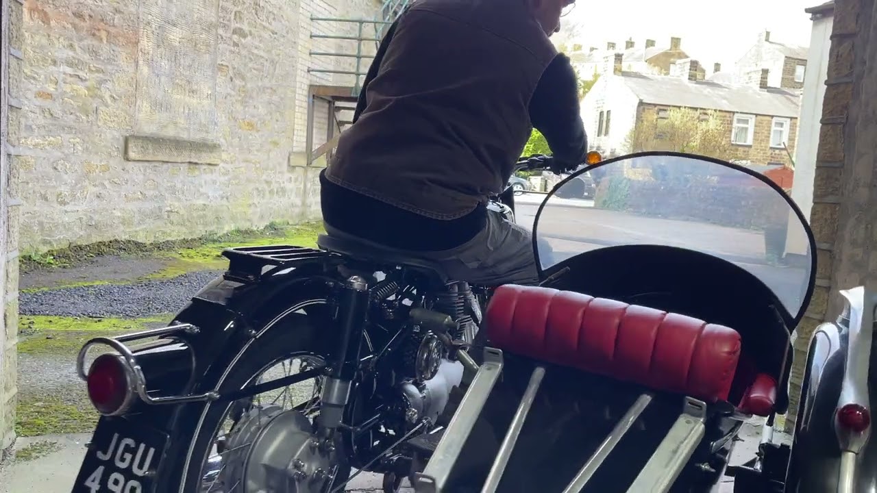 BMW R27 & Steib 200LS