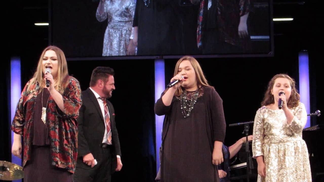 THE BOWLING SISTERS - MAIN STAGE NQC 10.1.16