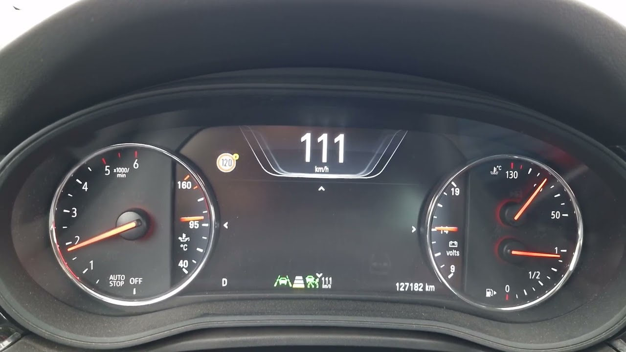 Opel Insignia B - Digital Dashboard (Looking through all the menu)