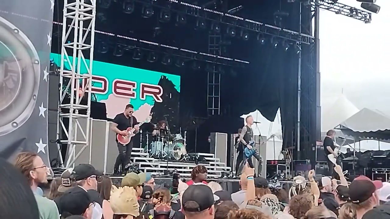 Rocklahoma 2025 , Friday  , August 29th, Hinder - Live Without It
