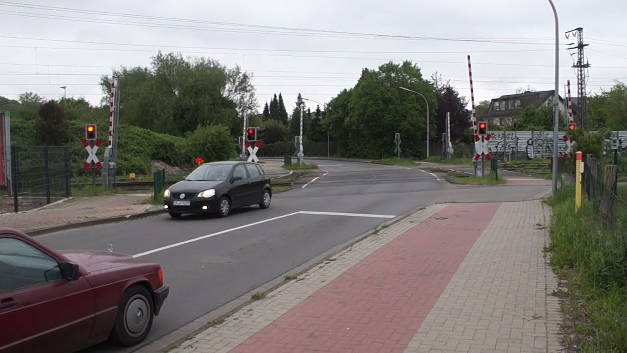 Spoorwegovergang Osnabrück // Railroad Crossing // Bahnübergang (D)