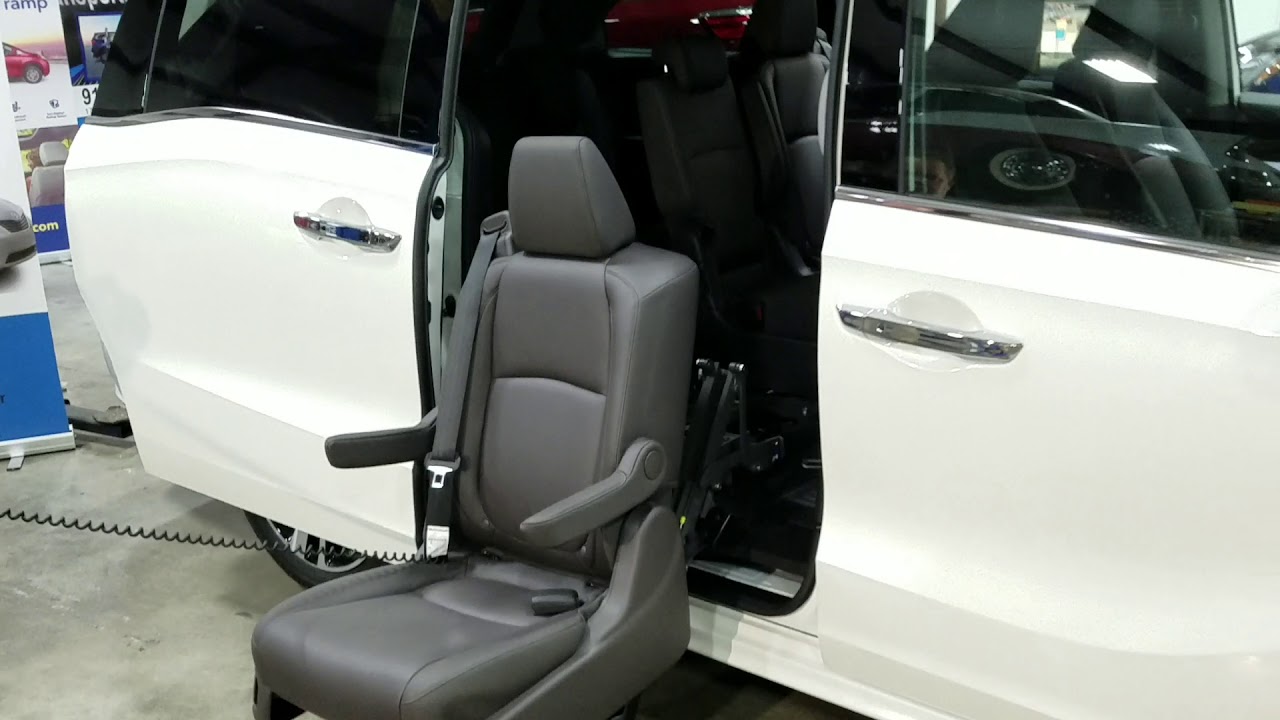 Mobility One  Installs a Transfer Seat Called The Link By Adapt Solutions in a 2019 Honda Odyssey