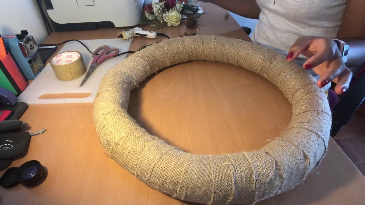 DIY : Faça sua própria guirlanda utilizando macarrão de piscina 👌🏽