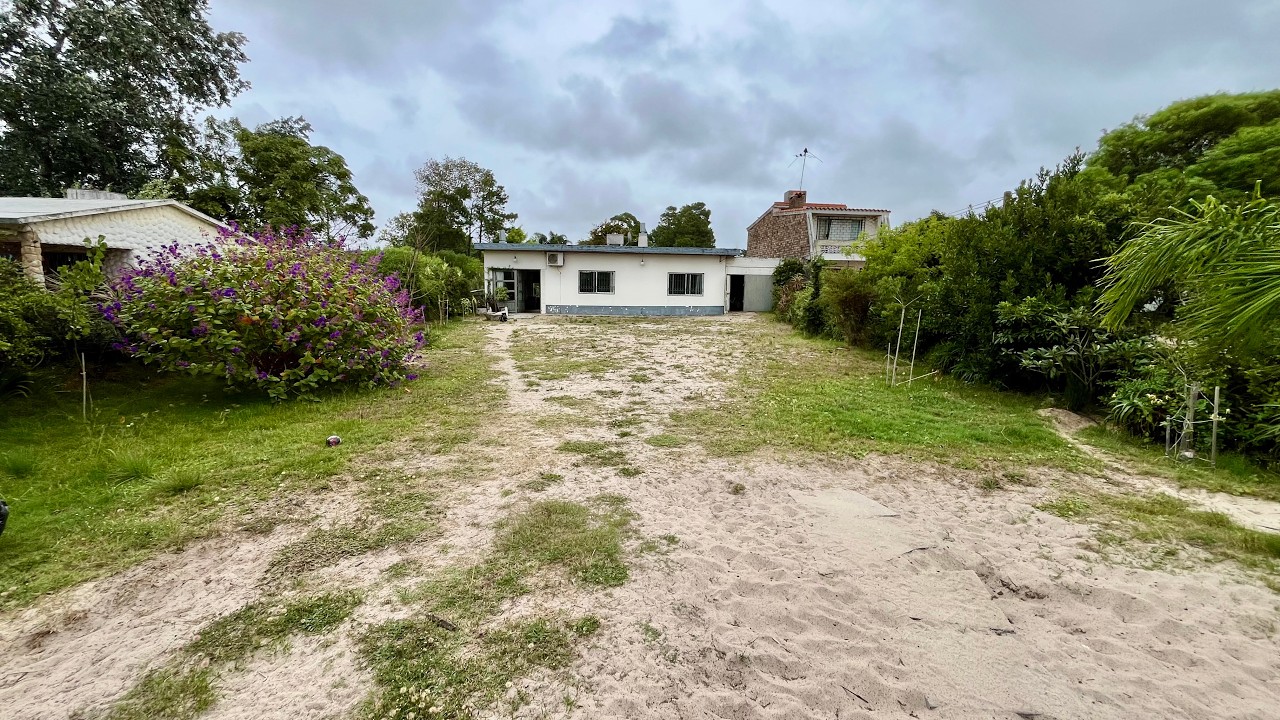 Venta Casa 2 Dormitorios en Gran Terreno, Solymar Sur