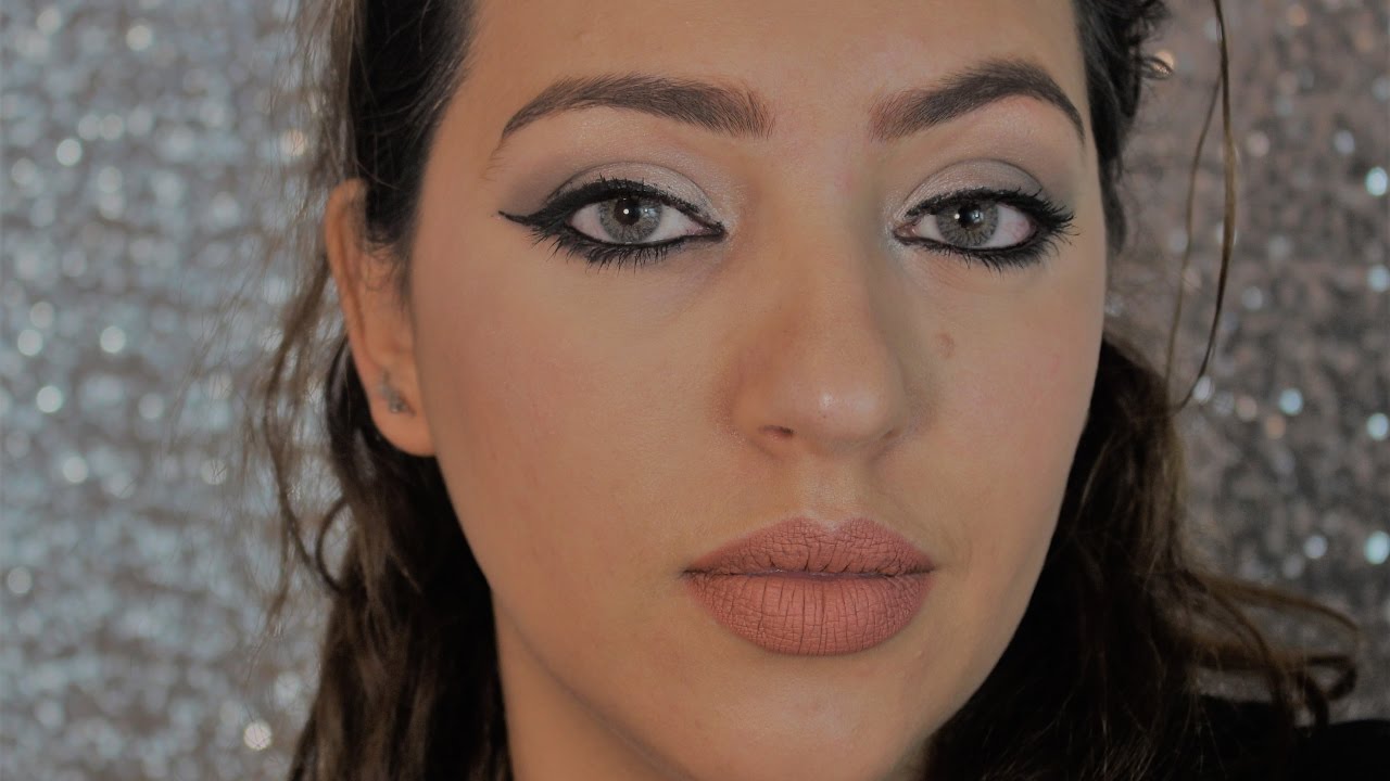 #Challenge 😂makeup sans pinceaux تحدي وضع مكياج بدون فرش