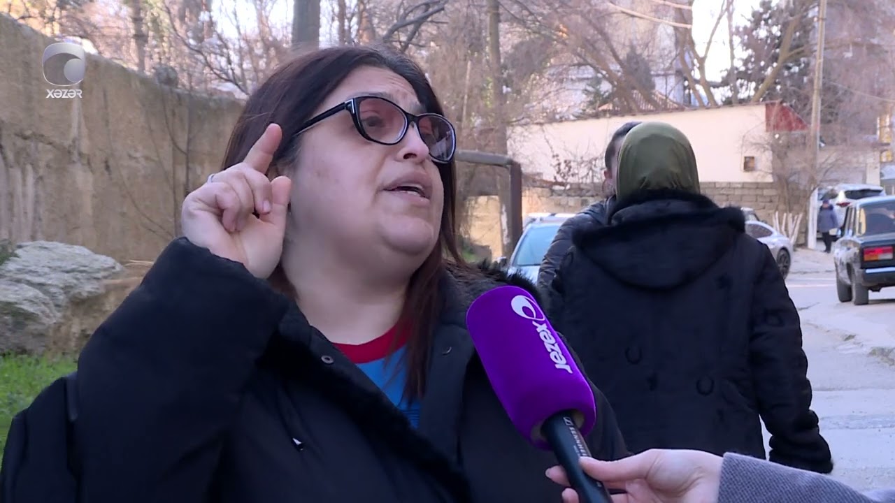 Məktəbin 4 giriş qapısından 3-nün bağlı saxlanması valideynləri narazı salıb