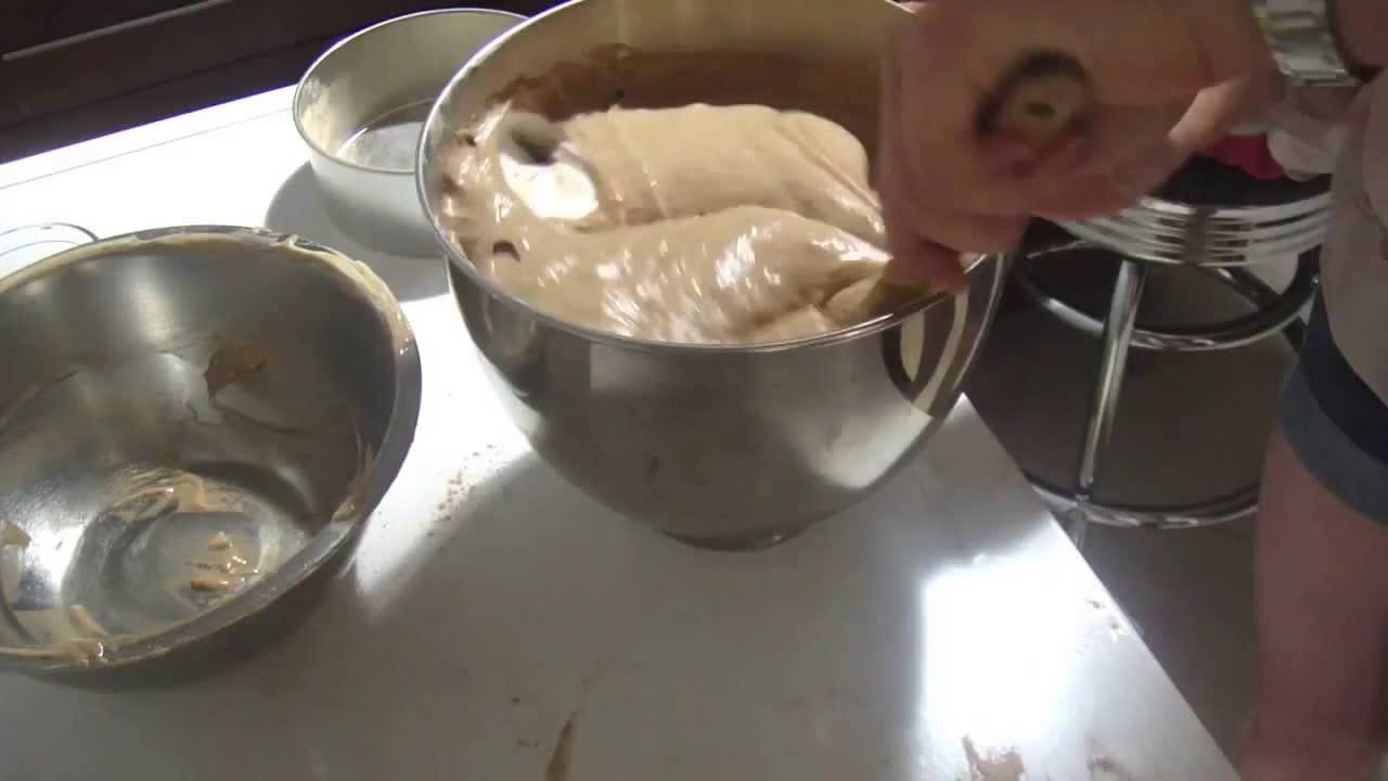 how start cookins : Chocolate Swiss Roll Cake with Chocolate Mousse HD