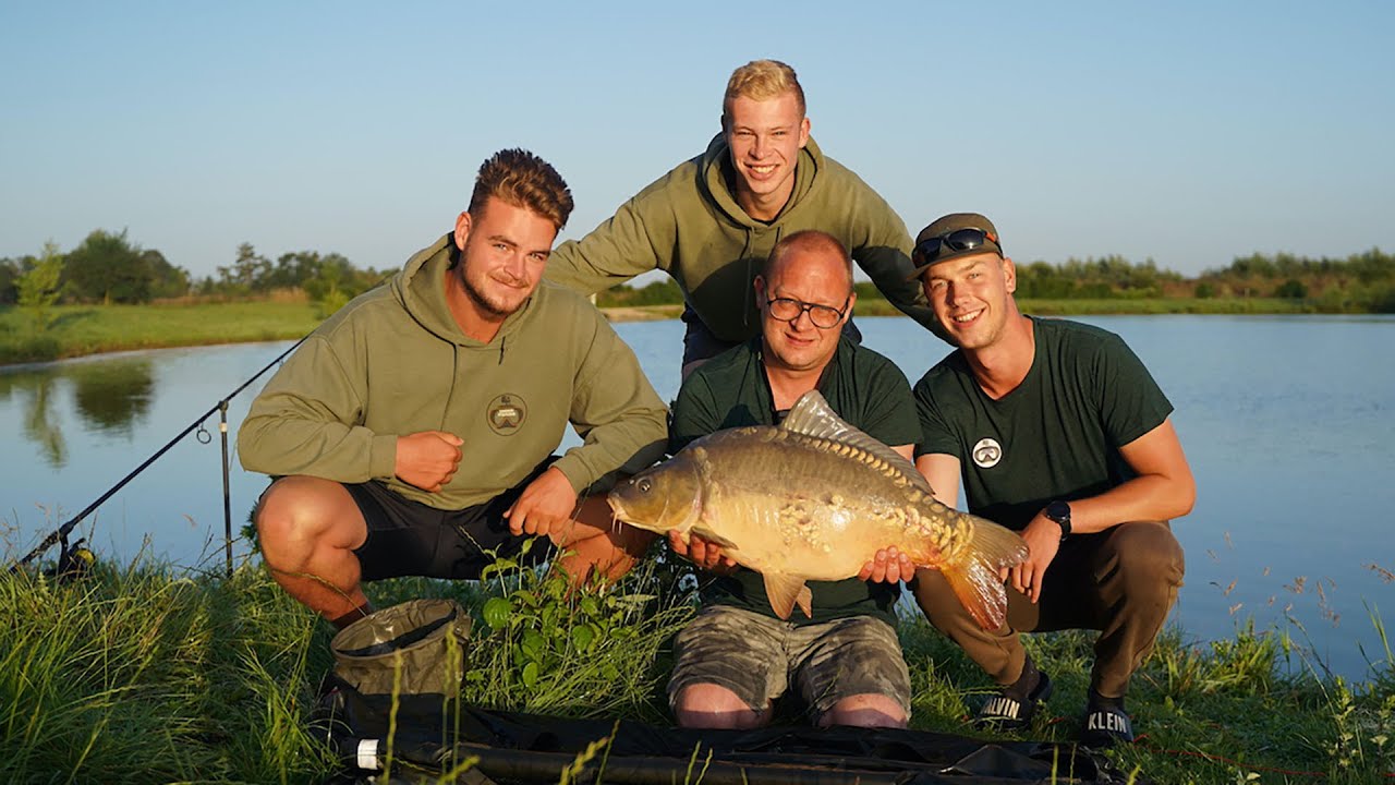 Team UnderFishing op het Franse betaalwater Fully's Lake: kreeften, koi en keigave onderwaterbeelden