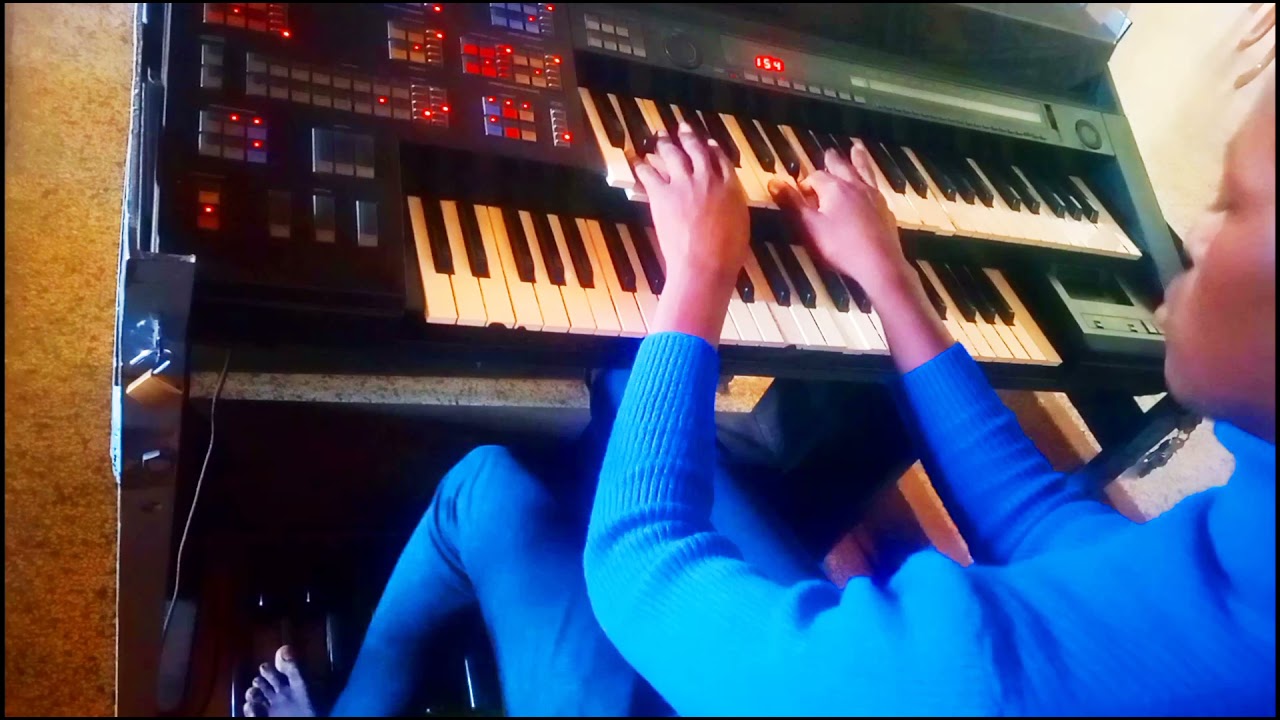 HIKI NI CHAKULA CHA MBINGU by Rev. Fr. D. Ntapambata played by #Parto_Organist | please Subscribe