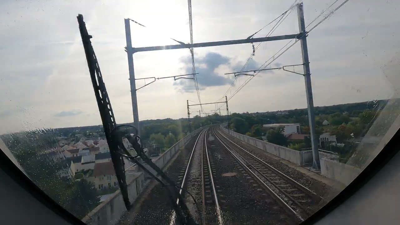 [Cab Ride] Ligne R Montereau &agrave; Paris Gare de Lyon via Moret - Veneux-les-Sablons