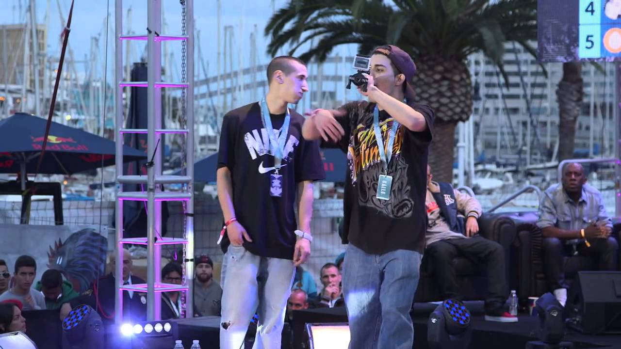Nylo vs Zenher - Cuartos - Barcelona - Red Bull Batalla de los Gallos 2014 (Oficial)