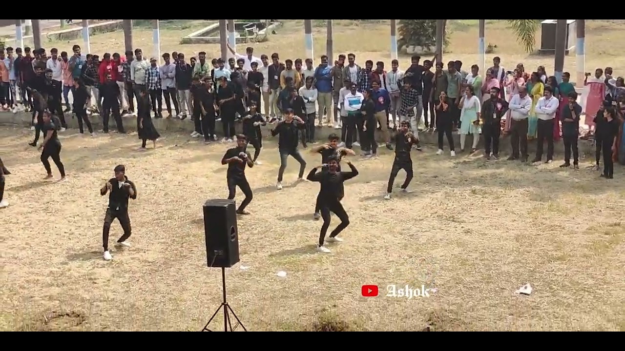 CSE TECH FEST ❤️‍🔥❤️‍🔥❤️‍🔥# Boss party # chaila chaila song🤗🤗🤗#cse #flashmob 👍🏻👍🏻👍🏻