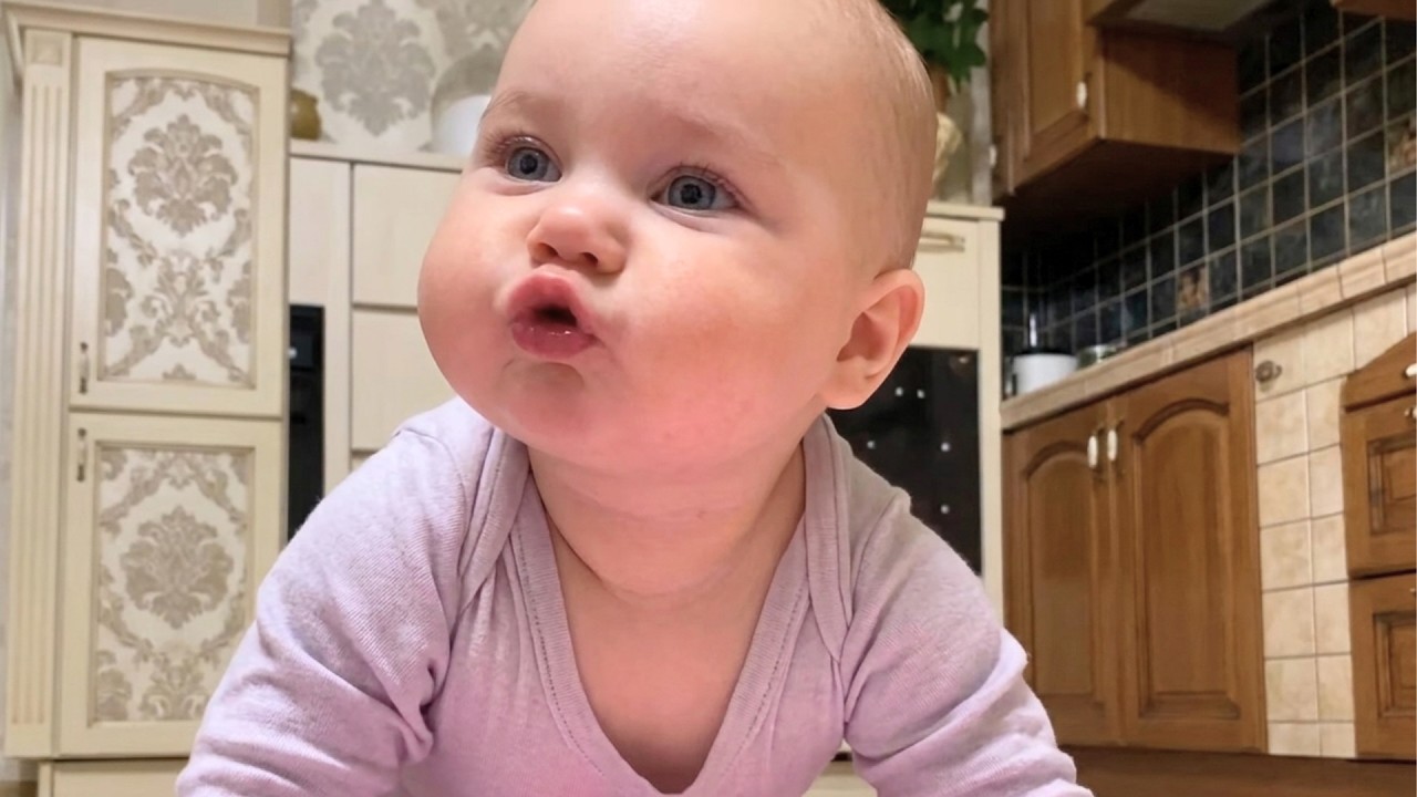 Смешные моменты с малышами 2025 года 😂 Попробуй не засмеяться | Милые видео с малышами