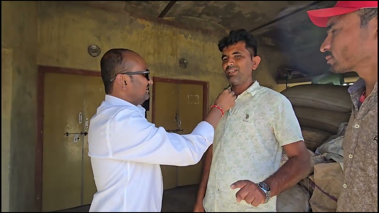 रात में धमाके के बाद खौफ में गांव के लोग
