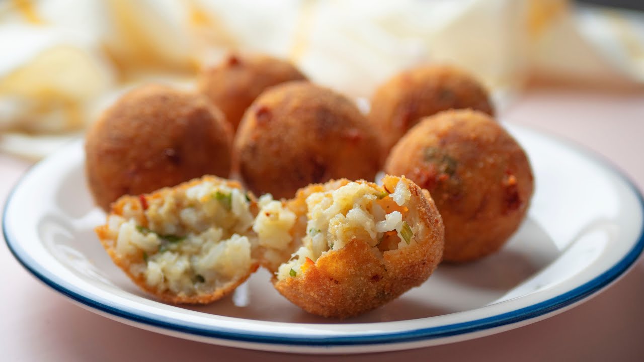 Cheesy Rice Balls Using Leftover Rice (Arancini)